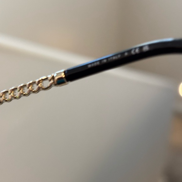 Chanel 4245 Round Sunglasses with Removable Pearl Chain and Case - Picture 5 of 5